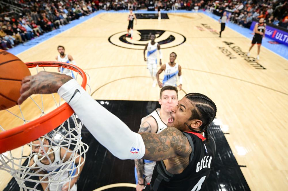 足坛一夜动态：皇马巴萨西超杯争冠！C罗新年首球 奥尔莫成功注册